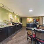 Quality Inn & Suites Airport