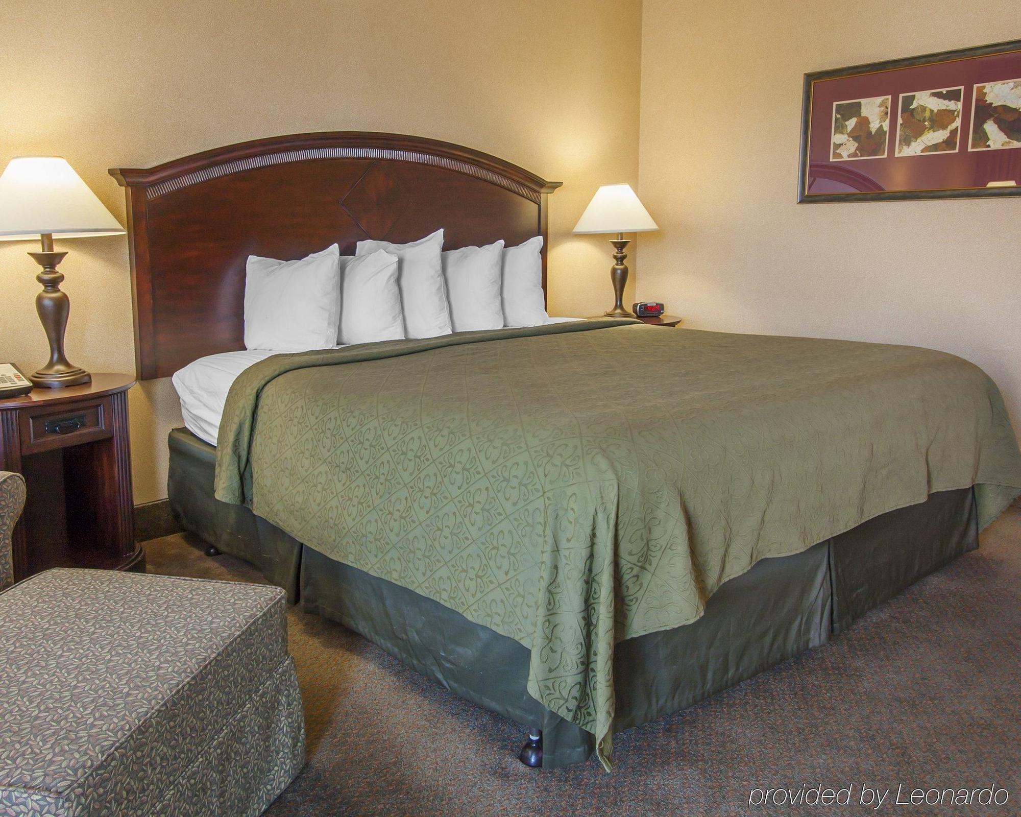 Quality & Airport Motel